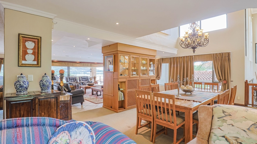 5 Bedroom Property for Sale in Birdwood Estate North West